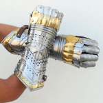 R&uuml;&uuml;tli k&auml;ekaitse, keskaegsed soomuskindad, terasest renessanss-cosplay messingist LARP-kost&uuml;&uuml;m k&auml;e rekonstrueerimine s&otilde;dalase rekvisiit kingitus