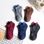 Kvaliteetsed 5 paari/partii puuvillased meeste sokid paksud hoiavad soojas kompressioon hingavad sokid Kvaliteetsed spordisokid Suurus EU38-45 EUR38-45 mitmev&auml;rviline