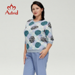 Astrid naiste 2022. aasta T-s&auml;rk, 2022. aasta naiste &uuml;lisuur &uuml;laosaga o-kaelus. Igap&auml;evased k&otilde;iksobivad r&otilde;ivad Moodne Leopard t&auml;pimustriga T-s&auml;rk Trend 48 sinine