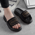 Naised, kes kannavad sussi suviseks pendelr&auml;ndeks, paksu tallaga sussid, 2023. aasta uus mood, lameda tallaga naiste sussid, sandaalid, naised 36