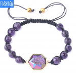 Naturaalsest kristallist 8 mm helmestest amet&uuml;stmust turmaliinist lihvitud kvartsklastri v&otilde;lu, k&auml;sitsi kootud k&auml;ev&otilde;ru rahvuslikus stiilis k&auml;ev&otilde;ru Amethyst