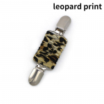 1tk kleidiklamber Elastne riideklamber kleidi pinguldamiseks kardigan kraega s&auml;rgiklambrid tagasi, fikseeritud klamber leopard