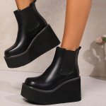 Moodsad naiste nahast kiiludega pahkluusaapad platvormiga superk&otilde;rged kontsad kingad naine 2025 trend talvemood mootorrattasaapad Mujer Botas 35 must