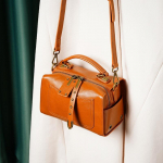T&ouml;&ouml;le s&otilde;itva naise vintage pealmine kiht veisenahast horisontaalne k&auml;etugi kott ehtne nahk naiste &otilde;lakott crossbody naine