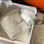 &Otilde;lakott Suure mahutavusega t&ouml;&ouml;le k&auml;imiseks premium tunnetusega kerge luksus Evelyn suur Togo nahast k&auml;ekott Risti kantav nahast naiste kott 17X5X19