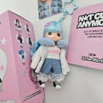 ILLIT Little Mimi magav t&uuml;druk t&auml;iskarbi album Knockout anime ja muu