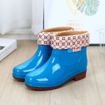 Naiste vihmasaapad Kevad- ja s&uuml;gissaapad L&uuml;hikese toruga vihmasaapad Veekingad Veekindlad T&ouml;&ouml;jalatsid Kummijalatsid 39 sinine/beež