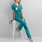 Naiste meditsiinilise vormikoorija komplekt Medical Scrubs &uuml;lemised p&uuml;ksid, riidest V-kaelusega n&ouml;&ouml;riga p&uuml;ksid S heleroheline v&auml;rv