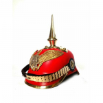 Nahast kiiver naelu t&auml;is. Saksa Pickelhaube. Preisi punane kiiver