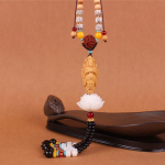 Auto ripats puidust nikerdatud Lotus Buddha auto tahavaatepeegli ripatsiga kaunistus Auto interj&ouml;&ouml;ri tarvikud toovad ohutust &otilde;nne