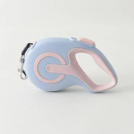 Lemmiklooma t&otilde;mbeseade kleepuva koti ja peegeldava koera veok&ouml;iega, mis kahaneb automaatselt ja jalutab koeraga 3M