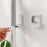 Seinale paigaldatav luua mopi klamber hoidik isekleepuv luua hari mopi riidepuu organiseerimisriiul k&ouml;&ouml;gi vannitoa hoiustamiseks mitmeotstarbeline konks