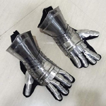 Keskaegsed Knight Gauntlets Armour teraskindad