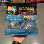 BE-KIND Tume &scaron;okolaad p&auml;hklite ja meresoolaga tahvel 20g x 24 pakki One thing