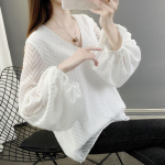 Kevad-s&uuml;gis naiste pikkade varrukatega topid, lainelised varrukad, lahtised, suured komplektid, pea v&auml;lised s&auml;rgid, topid M valge