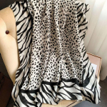 S&uuml;gis- ja talvine moodne soe sall Sebra Leopard Printiga puuvillase ja linase tekstuuriga siidist sall One Size beež