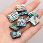 5 tk Naturaalsed abalone karbid auguga ruudukujulised lahtised helmed ehete valmistamiseks DIY kaelakeed k&auml;ev&otilde;rud k&otilde;rvar&otilde;ngad tarvikud k&auml;sit&ouml;&ouml; 16 mm 5Pcs/16mm