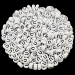 Akr&uuml;&uuml;list lahtised helmed kaelakee k&auml;ev&otilde;ru must valge 26 kirjaga ripats 7 mm 50 tk. DIY k&auml;sit&ouml;&ouml; ehete valmistamiseks 7mm 50Pcs