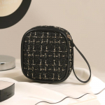 Kaasaskantavad naiste minikosmeetikakotid T&uuml;drukutele meigipulgad Huulepulgad Hoiukott H&uuml;gieenipadjad Andmekaablid Korraldaja V&auml;ike kott Luksuslik must