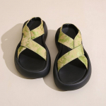 Lahedad sussid naiste suvine 2025 uus v&auml;ljas k&auml;imiseks platvorm vabaaja rannasandaalid laisk mood rasedad naised &uuml;he s&otilde;naga sandaalid 40