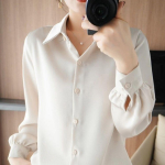 Luksuslik pikkade varrukatega siidpluus naistele, pealmine kiht kihistamiseks v&otilde;i pidulikuks riietumiseks L &scaron;ampanjav&auml;rvi