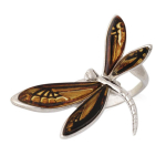 Les Tr&eacute;sors De Lily [R5647] &ndash; k&auml;sit&ouml;&ouml;na valmistatud h&otilde;bedane s&otilde;rmus 'Inspiration' merevaigust konjak (roodiumiga kaetud) - 35x25mm (kiil) pruun