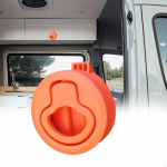 Mahutatud kapi t&otilde;mberiiv, m&ouml;&ouml;blikapp, lukustatud paat, haagistel telkimine valge