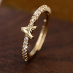 Moodne tsirkoonist initsiaalidega t&auml;hts&otilde;rmus Klassikaline lihtne avatav s&otilde;rmes&otilde;rmus naistele peoehted, kingitus A kuld