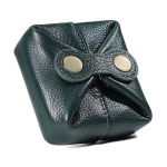 V&auml;ike kandiline kott, huulepulk, k&otilde;rvaklapid, andmesidekaabel, kadumisevastane hoiukott. bottom length 9cm, width 4cm, height 10cm roheline