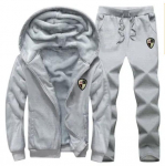 Winter Plus sametkost&uuml;&uuml;m vabaaja spordikampsun kardigan kaheosaline komplekt 8XL h&otilde;behall v&auml;rv