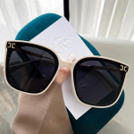 P&auml;ikeseprillid Internetis Kuulsuste temperamendiga p&auml;ikeseprillid Naiste autojuhtimine Ultravioletsed salendavad prillid.