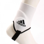 Adidas Jalgpalli pahkluukaitse s&auml;&auml;rekaitse Futsal 651879 pahkluu