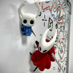 Hollow Knight K&uuml;lmkapimagnetid Anime M&auml;ngutegelane K&uuml;lmkapikleebis Kaunistus F&auml;nnidele Hollow Knight Anime Kingitus K&uuml;lmkapi Kaunistus mitmev&auml;rviline