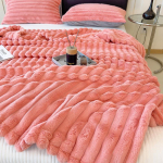 Luksuslik paksustatud kunstk&uuml;&uuml;likukarvast flanelltekk - Soe piimavildist kate uinakuteks ja kingitusteks 180x200cm - Blanket + 2 Pillowcases