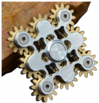 Metallist puhtast messingist Fidget Spinner hammasrataste &uuml;hendus Fidget g&uuml;roskoop m&auml;nguasi, meisterdamise k&auml;sitsi vurr keerleb pikka aega mitme esmaklassilise laagriga (9 k&auml;iku must) 7.1x5.6x2.5cm h&otilde;be