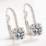 Uued k&otilde;rgekvaliteedilised ja elegantsed k&otilde;rvar&otilde;ngad, tsirkooniga kaetud k&otilde;rvar&otilde;ngad, lihtne geomeetriline disain, isikup&auml;rastatud k&otilde;rvar&otilde;ngad, kerge luksus valge