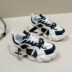 Naiste vabaaja platvormiga paksud tossud, kerged jooksujalatsid Hingavast PU-nahast k&auml;imistossud Naiste pitsitud tennisespordijalatsid 35