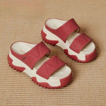 Pehmed sussid naiste uued siseruumides, v&auml;listingimustes, paksu tallaga moodsad sussid, libisemisvastased trendid lamedad kingad kulumiskindlad muulad 35 punane