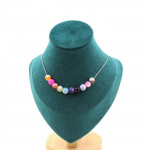 Pierres et Min&eacute;raux. Collier 10 perles Agate craquel&eacute; Fuchsia multicolore 8 mm Chaine en acier inoxydable.