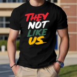 Meeste mustad puuvillased l&uuml;hikesed varrukad. Pehme ja mugav. &Uuml;markaelusega disain, vabaaja mood, kirjatr&uuml;kk S must