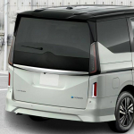 Nissan Serena C28 e-POWER 2023 ABS-i kroomitud tagumise p&otilde;rkeraua udutulelaterna katte helkuri udutulede kaunistuse stiili jaoks