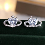 Suurep&auml;rased moodsad korssist kuupmeetrist tsirkooniumoksiidist armastuse planeedi k&otilde;rvar&otilde;ngad naistele, t&uuml;drukutele s&otilde;brap&auml;evaks kingituseks pulmaehted h&otilde;be/valge