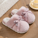 Uued siseruumides sooja ja libisemisvastased paksu p&otilde;hjaga pl&uuml;&uuml;ssussid koos v&ouml;&ouml;ris&otilde;lmega puuvillaste sussidega t&uuml;drukutele ja paaridele talvel 36-37 roosa