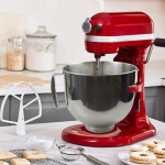 5-liitrine segamiskauss Premium 304 roostevabast terasest s&uuml;gav pritsmekindel, libisemiskindla k&auml;epidemega n&otilde;udepesumasinas, sobib ideaalselt kookide segamiseks. h&otilde;be