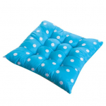 Ruudukujulised t&auml;pid/ruudukujulised ruudukujulised sidemed toolipadja istmematil kodukontori sisekujundusega