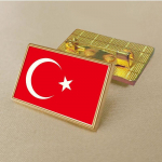 T&uuml;rkiye riigilipu pross 2,5 * 1,5 cm tsingisulamist survevalu PVC v&auml;rvitr&uuml;ki kattega kuldne ristk&uuml;lik kuld