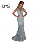 Naiste &otilde;htukleit, s&uuml;gav V-kaelus, &otilde;huke seljataga varrukateta, l&auml;ikiv litriga kalasaba-&auml;&auml;re all&auml;&auml;re maapikkusega maksikleit balli&otilde;htu kleit S kuldne