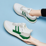 Kevade uus trend Mood vabaajajalatsid Madala otsaga Forrest Gump v&auml;ikesed valged kingad Lendavad kootud hingavad mood valged naiste kingad 35