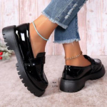 Uued mustad loaferid v&auml;ikesed nahast kingad platvormiga &uuml;hed kingad kevad ja s&uuml;gis retro &uuml;he pedaaliga suur suurus 43
