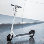 Okai Premium Kiire Kokkupandav K&otilde;rge V&otilde;imsusega Elektriroller Valmis Saatmiseks 9-tolline 36V Elektriline Roller T&auml;navale Sobiv 250W 36 V 9 inch